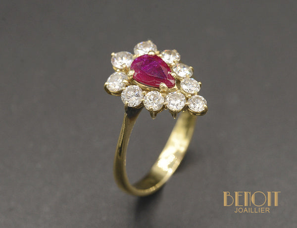 Bague Pompadour Rubis Poire et Diamants