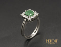 Bague Carrée Emeraude entourage Diamants