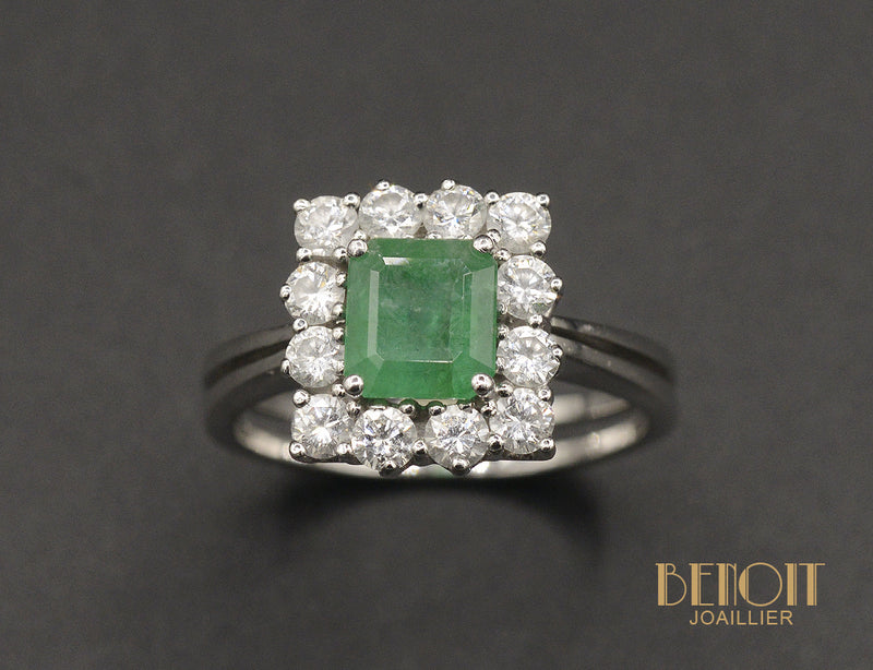 Bague Carrée Emeraude entourage Diamants