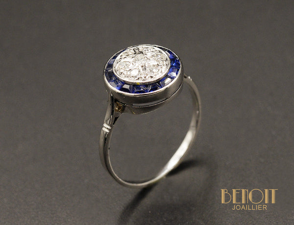 Bague Art Déco entourage Saphirs calibrés