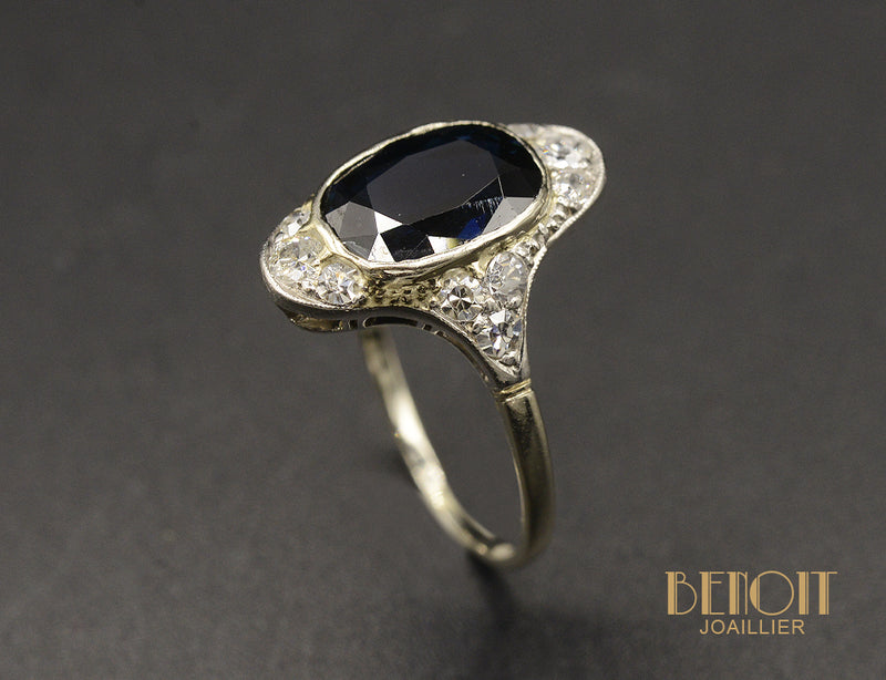 Bague Art Déco Saphir Ovale Diamants
