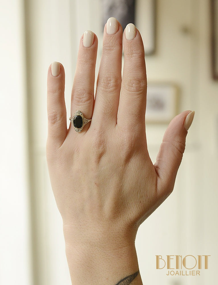 Bague Art Déco Saphir Ovale Diamants