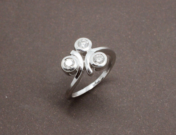 Bague Trilogie de Diamants et Or Blanc