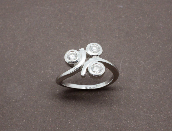 Bague Trilogie de Diamants et Or Blanc