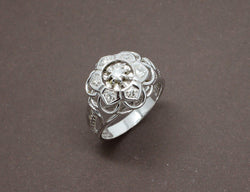 Bague Fleur Diamants et Or Blanc