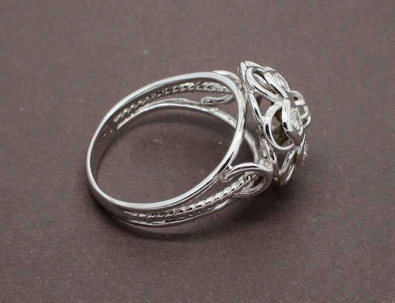 Bague Fleur Diamants et Or Blanc