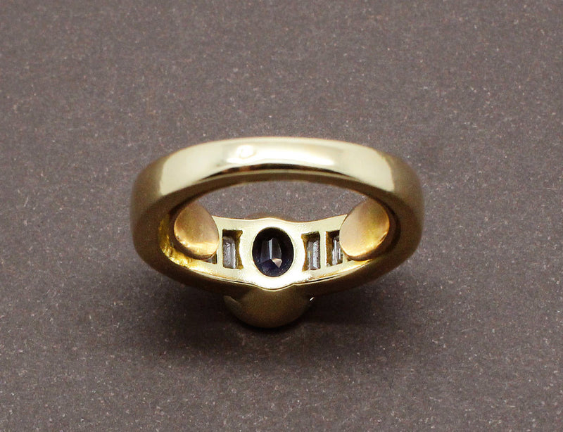 Bague Saphir Serti Demi Clos et Diamants Baguettes