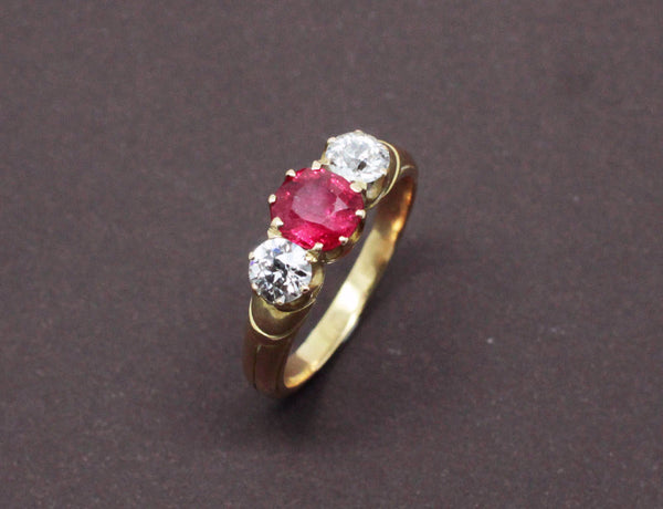 Bague Ancienne Rubis et Diamants