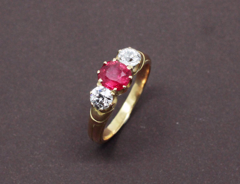 Bague Ancienne Rubis et Diamants