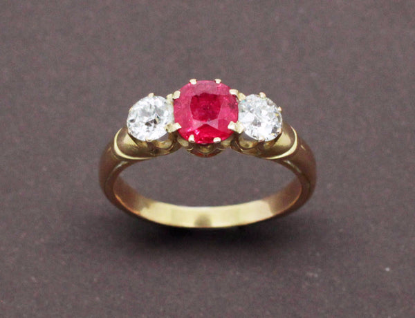 Bague Ancienne Rubis et Diamants