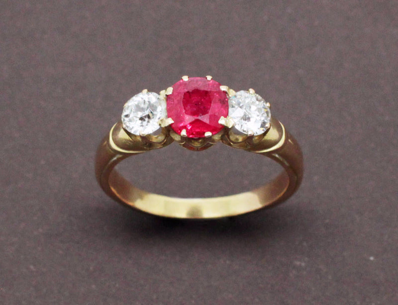 Bague Ancienne Rubis et Diamants