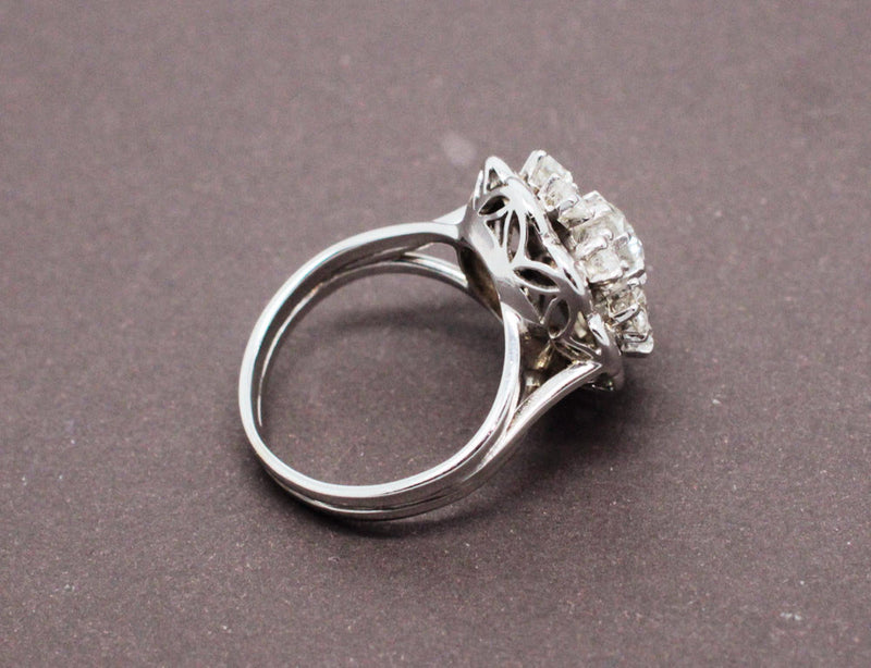 Bague Fleur de Diamants et Or Blanc