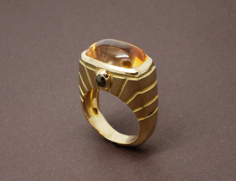 Bague Van Cleef and Arpels Modèle "Arcade"