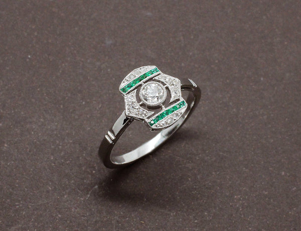 Bague Art Déco Diamants et Emeraudes