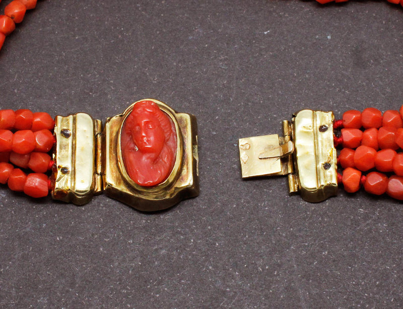 Bracelet Camée et Perles de Corail
