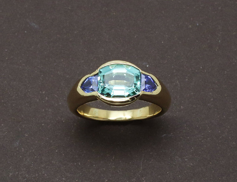 Bague Tourmaline et Saphirs en Or Jaune