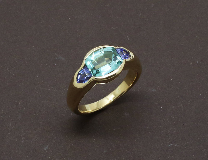 Bague Tourmaline et Saphirs en Or Jaune