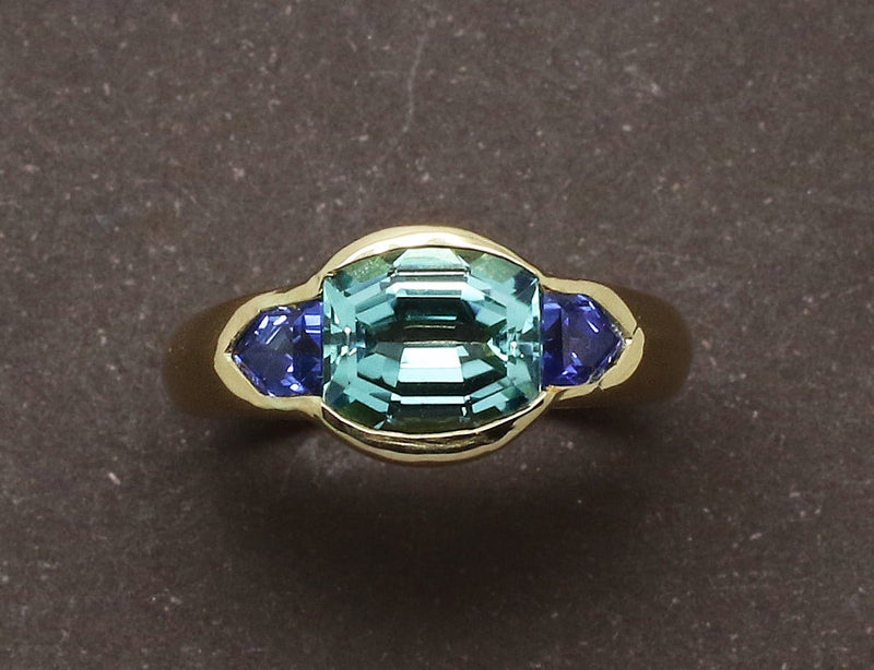 Bague Tourmaline et Saphirs en Or Jaune