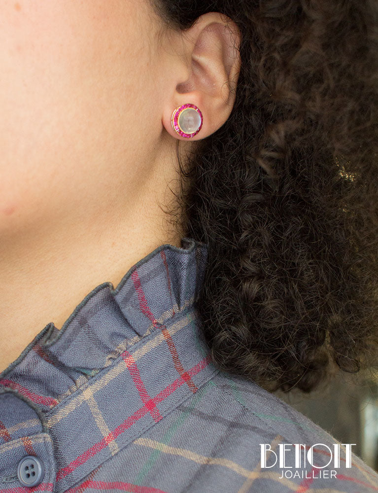 Boucles d'Oreilles Cartier Pierres de Lune et Verneuils