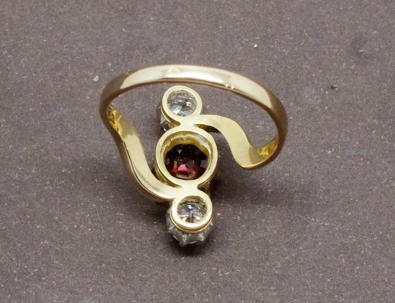 Bague Style Tourbillon Grenat Diamants