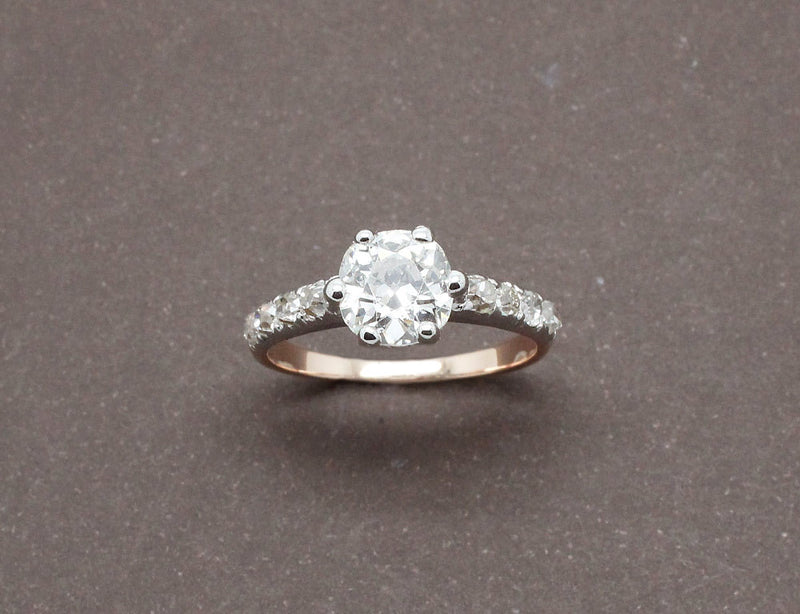 Solitaire Ancien Diamant Coussin