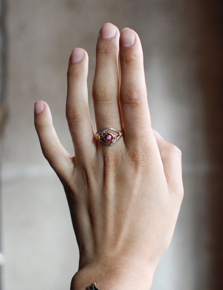 Bague Style Tourbillon Diamants Or Jaune
