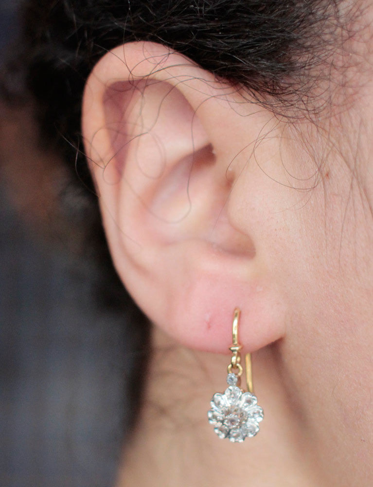 Boucles d'Oreilles Anciennes Fleurs