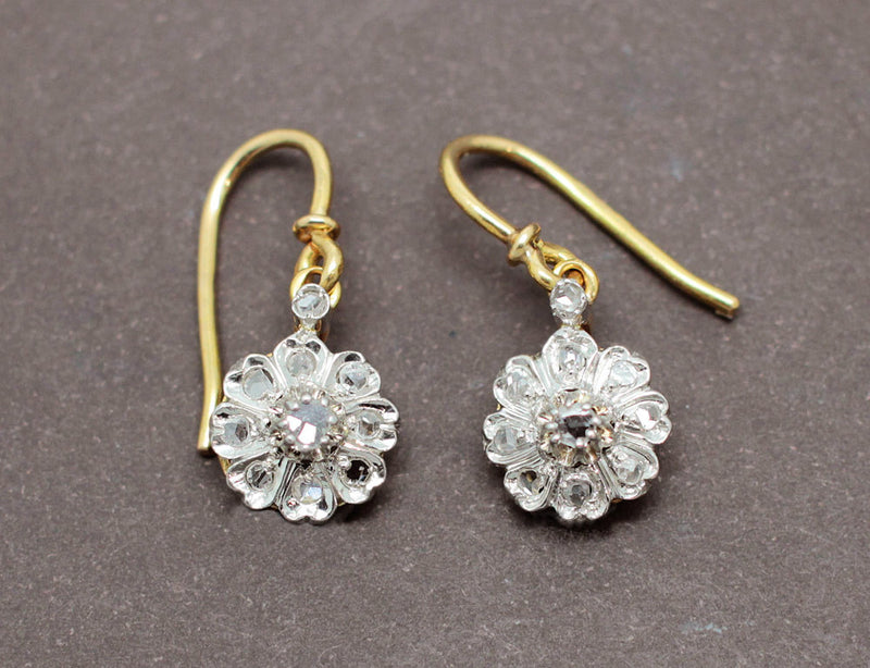 Boucles d'Oreilles Anciennes Fleurs