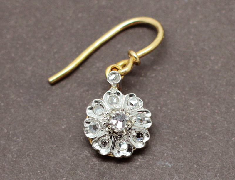 Boucles d'Oreilles Anciennes Fleurs
