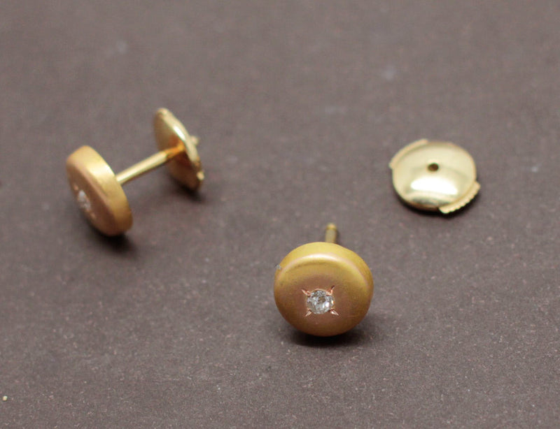 Puces d'Oreilles XIXe Or Brossé et Diamants