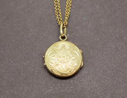 Pendentif Porte-Photo Ancien Gravé