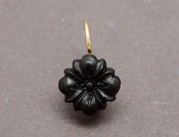 Dormeuses Fleur de Jais et Or Jaune