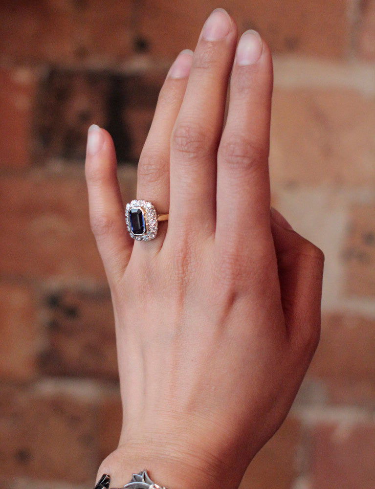 Bague Saphir Entourage Diamants