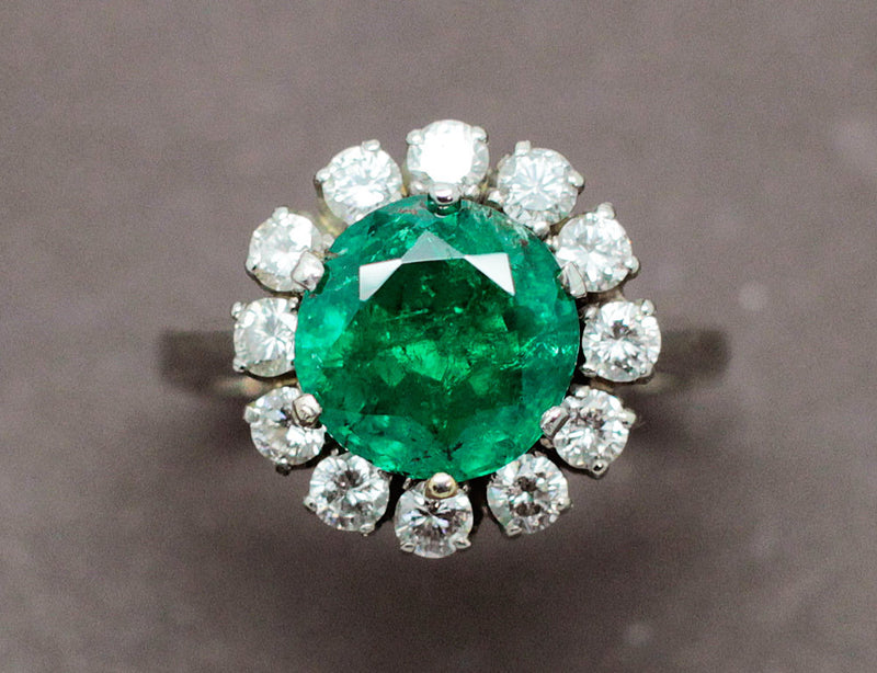 Bague Émeraude Ronde Entourage Diamants