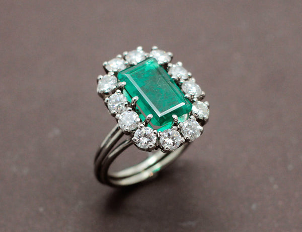 Bague Émeraude Entourage Diamants