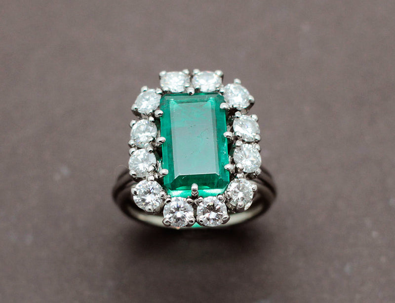 Bague Émeraude Entourage Diamants
