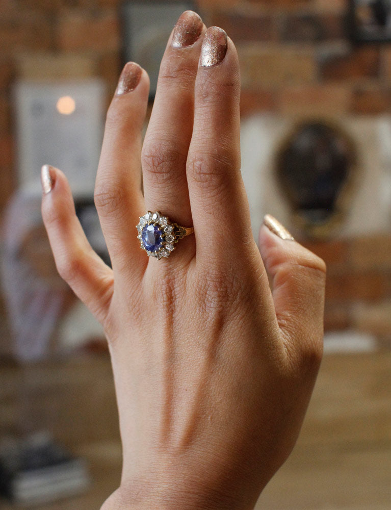 Bague fin XIXe Saphir Entourage Diamants