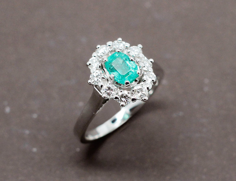 Bague Émeraude Entourage Diamants