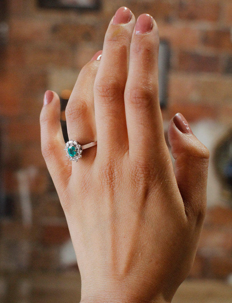 Bague Émeraude Entourage Diamants
