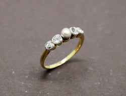 Bague Jarretière Perle Grise et Diamants