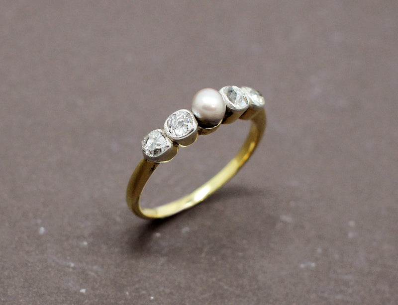 Bague Jarretière Perle Grise et Diamants