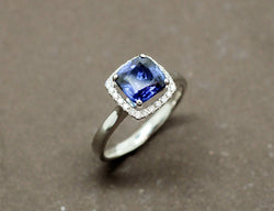 Bague Saphir Coussin Entourage