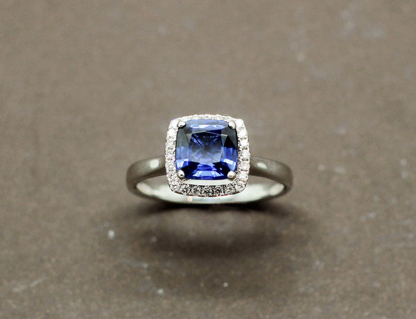 Bague Saphir Coussin Entourage