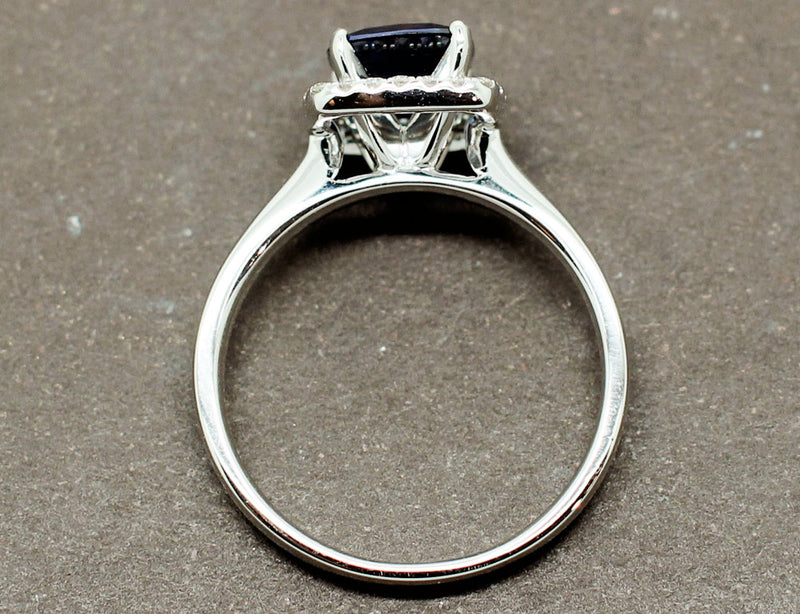 Bague Saphir Coussin Entourage
