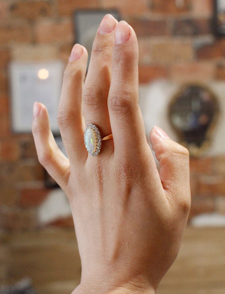 Bague XIXe Opale Blanche et Diamants