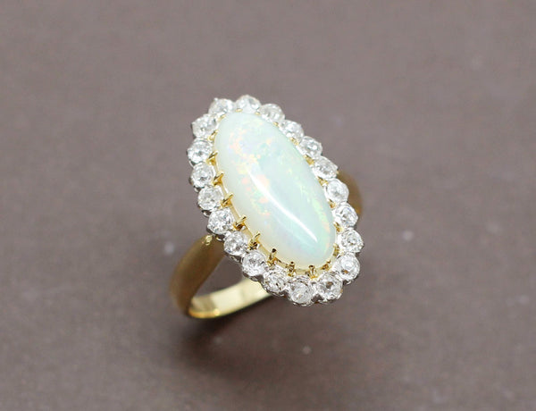 Bague XIXe Opale Blanche et Diamants