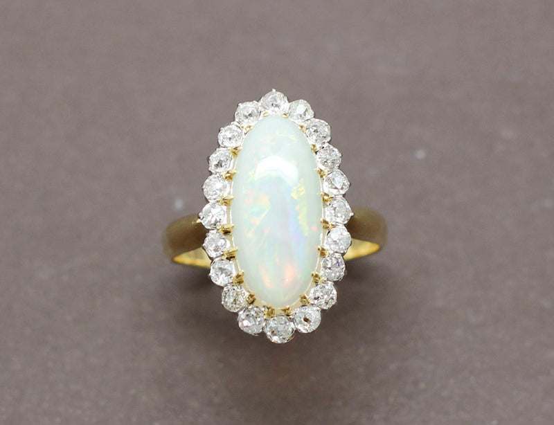 Bague XIXe Opale Blanche et Diamants
