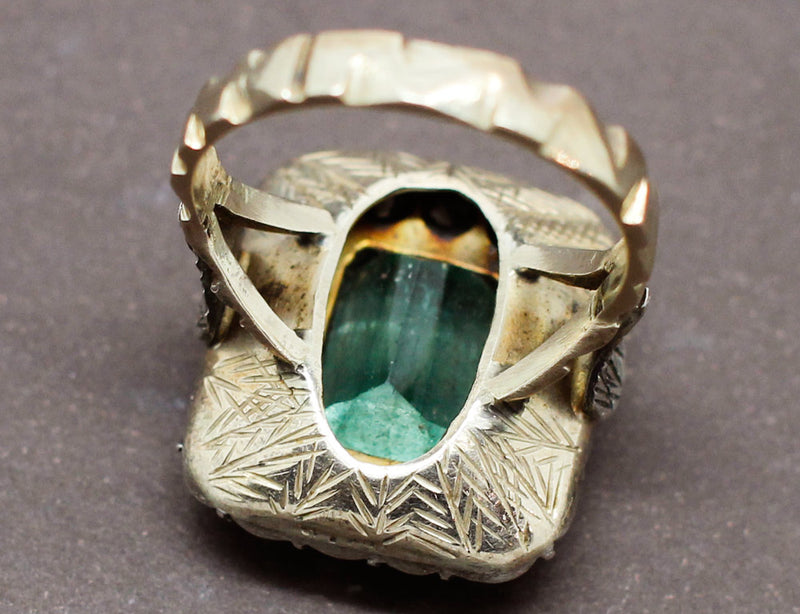 Bague XIXe Emeraude Entourage