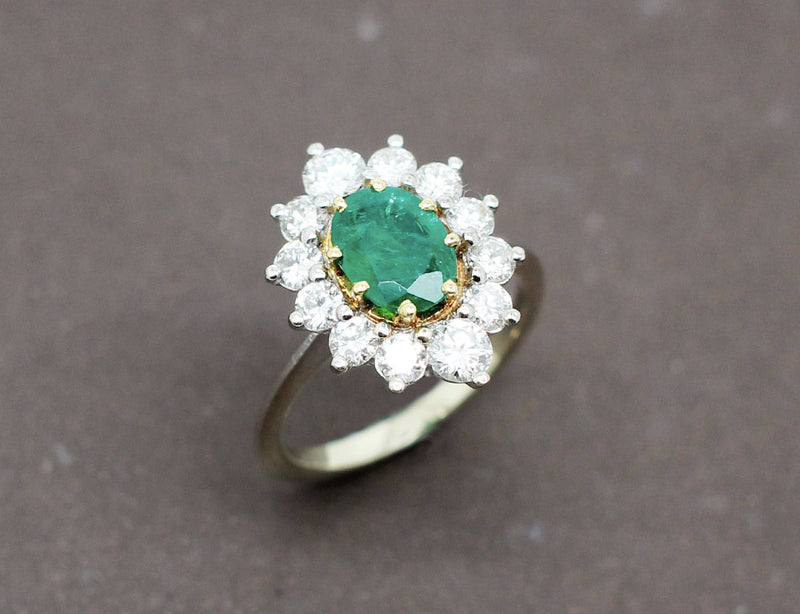Bague Emeraude Entourage Diamants