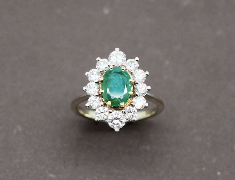 Bague Emeraude Entourage Diamants